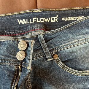 Wallflower Woman Jeans size 16 short Luscious Curvy Fit